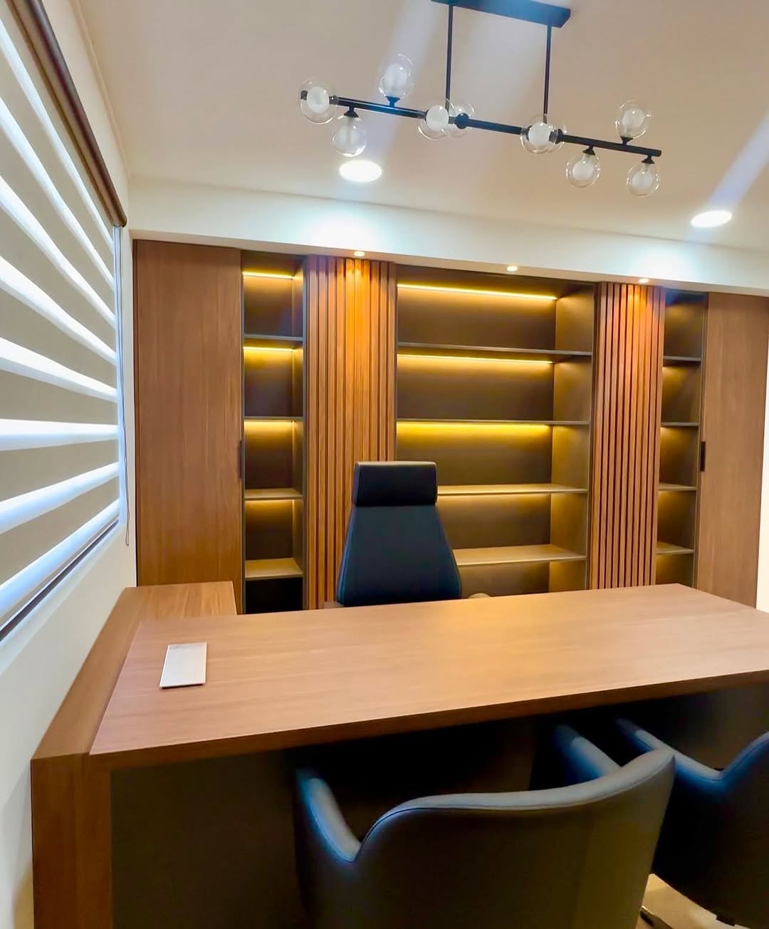 Prestige Walk in Closet by Dric Interior